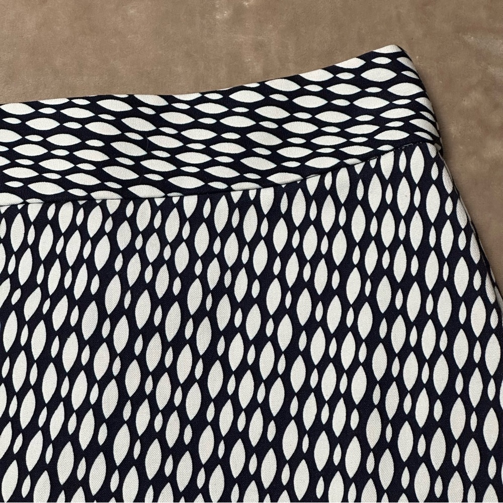 Banana Republic Sloan Pencil Skirt Blue White Geometric Career Business Size 2 - Picture 2 of 10